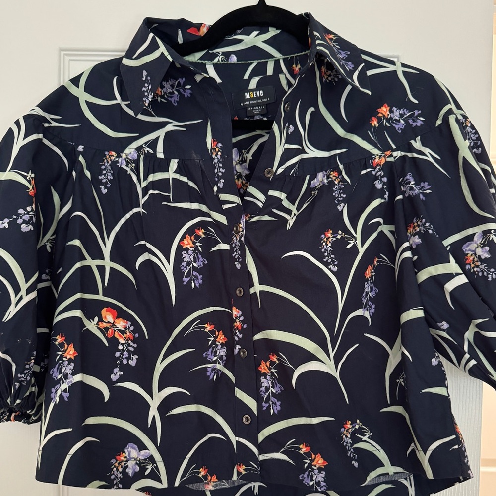 Maeve size XXS cropped shirt. Minimally worn.